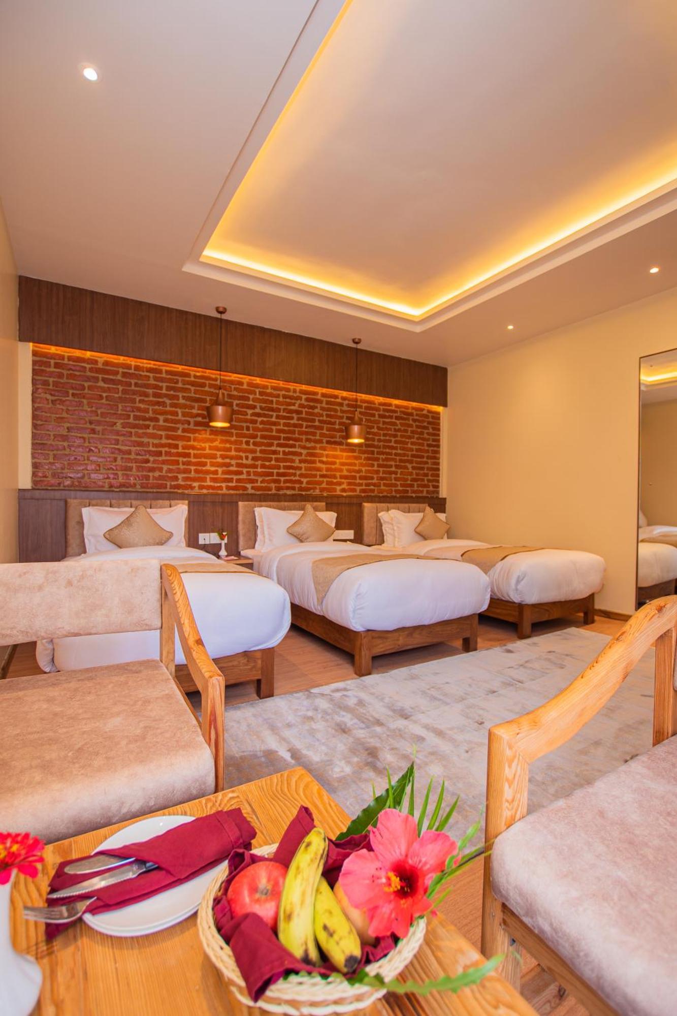Temple Himalaya Hotel & Spa 博卡拉 外观 照片