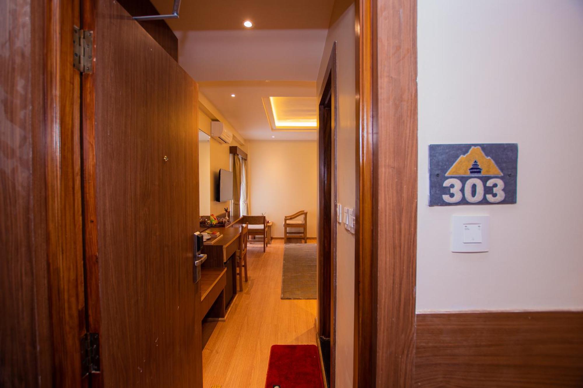 Temple Himalaya Hotel & Spa 博卡拉 外观 照片