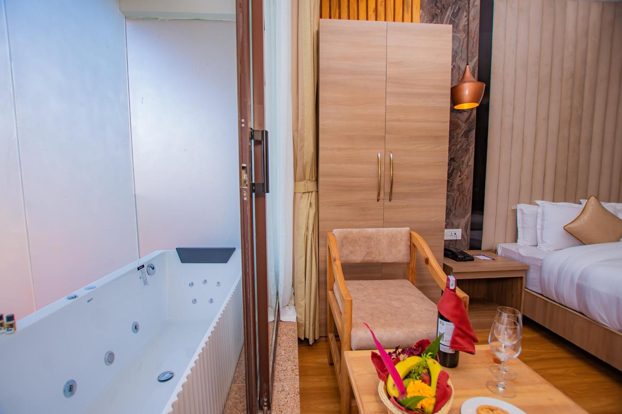 Temple Himalaya Hotel & Spa 博卡拉 外观 照片