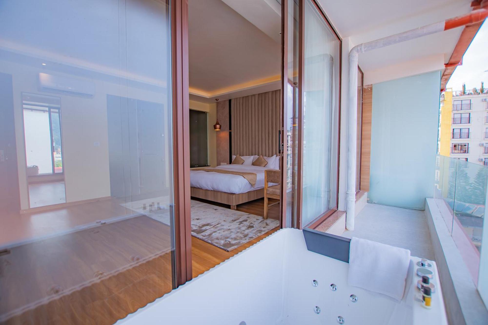 Temple Himalaya Hotel & Spa 博卡拉 外观 照片
